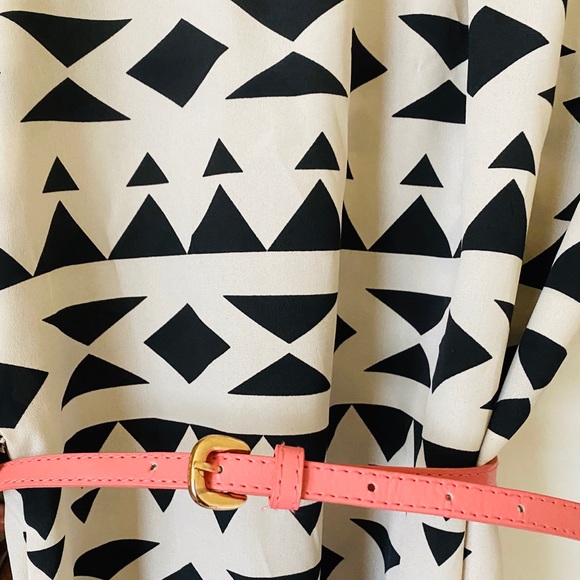 Geometric black and white dress with pink belt - Picture 3 of 4